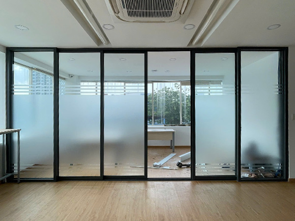 THI CÔNG DECAL CỬA KÍNH - FILM CÁCH NHIỆT